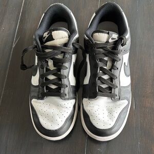 Nike Black and White Sneakers